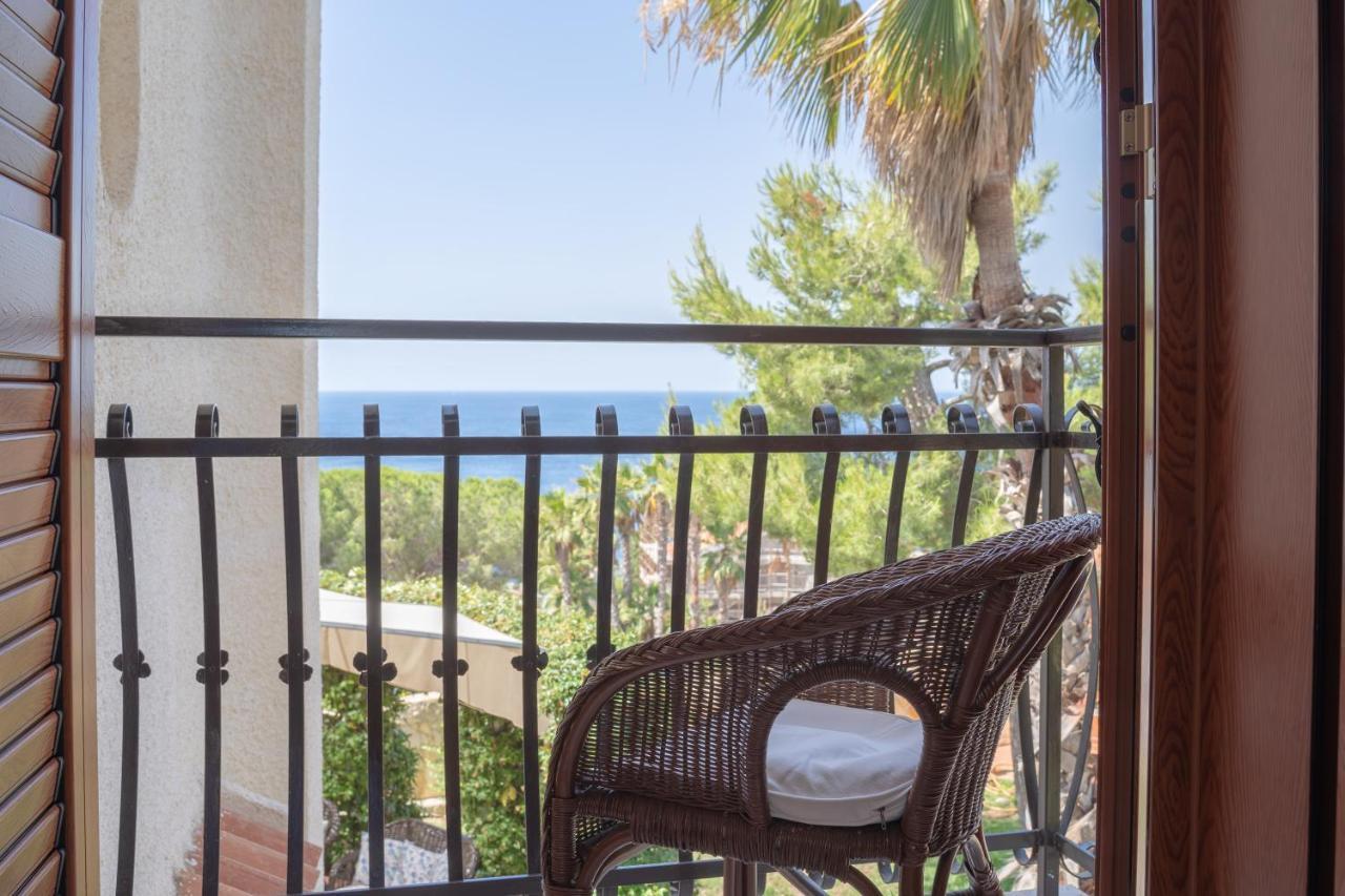 Terrazza Sul Plemmirio Bed & Breakfast Syracuse Bagian luar foto